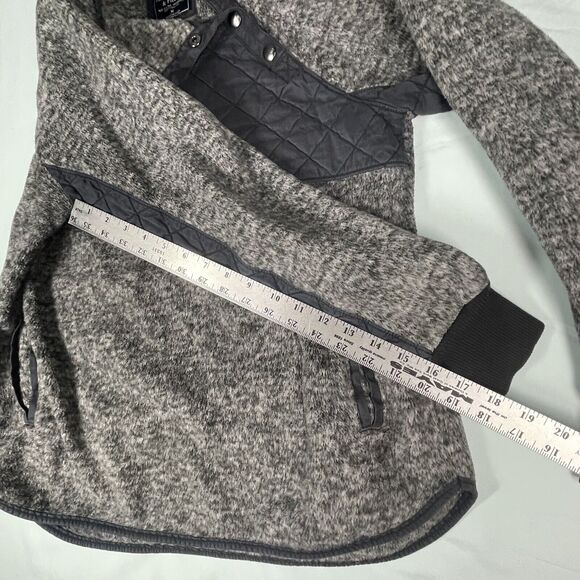 Abercrombie & Fitch Fleece Quilted Diagonal Snap Womens SIZE MEDIUM Sweatshirt - Picture 9 of 9